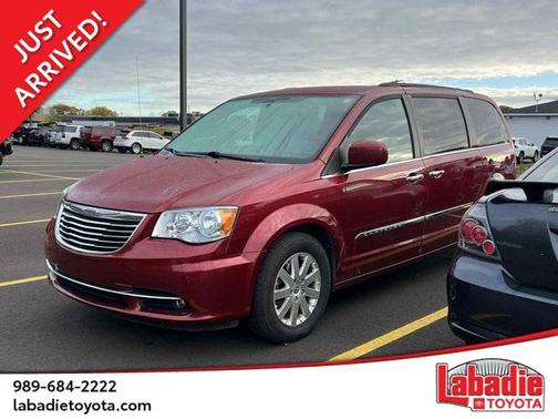 2016 Chrysler Town & Country Touring