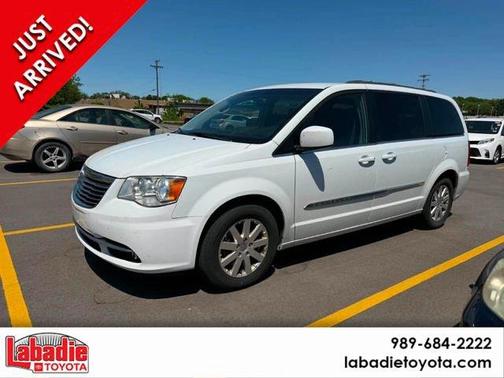 Bright White 2015 Chrysler Town & Country Touring