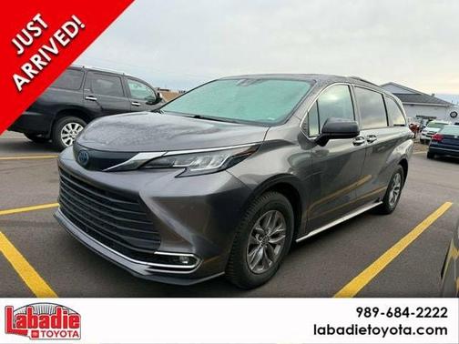 2023 Toyota Sienna XLE