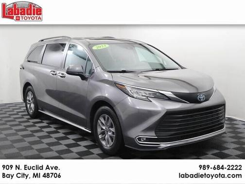 Predawn Gray Mica 2023 Toyota Sienna XLE