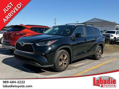 2023 Toyota Highlander Hybrid Bronze Edition