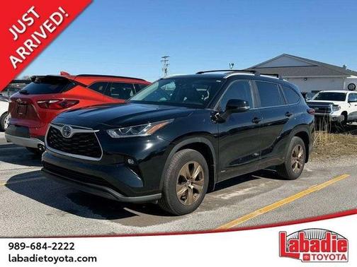 2023 Toyota Highlander Hybrid Bronze Edition