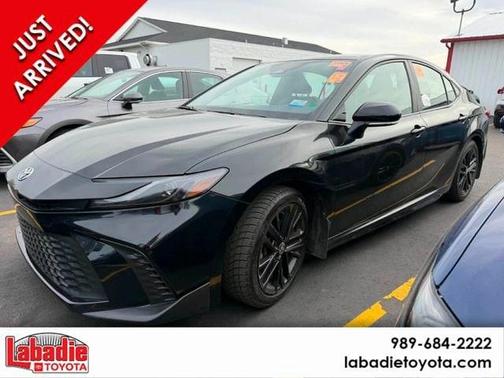 Black 2025 Toyota Camry SE
