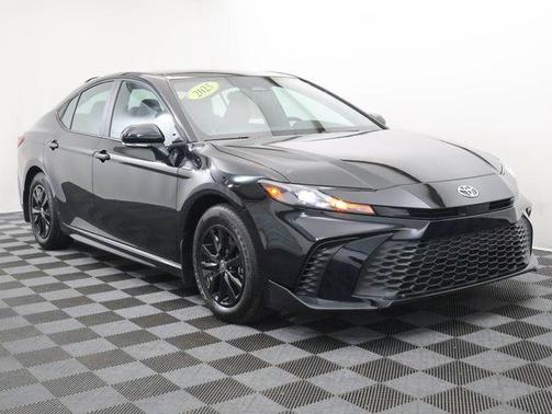 Black 2025 Toyota Camry SE