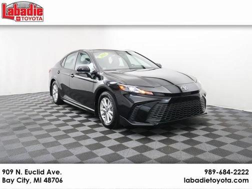 Black 2025 Toyota Camry SE