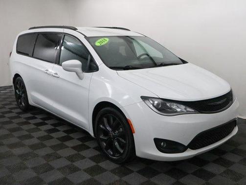 2018 Chrysler Pacifica Touring-L Plus