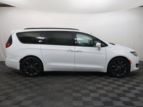 2018 Chrysler Pacifica Touring-L Plus