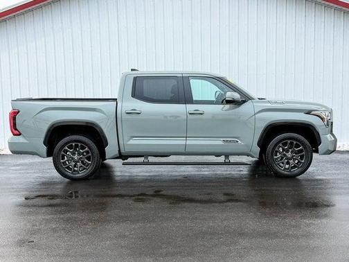 2025 Toyota Tundra Hybrid Platinum