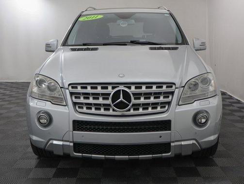 2011 Mercedes-Benz M-Class ML 550 4MATIC