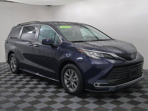 2023 Toyota Sienna XLE