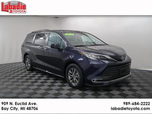 2023 Toyota Sienna XLE