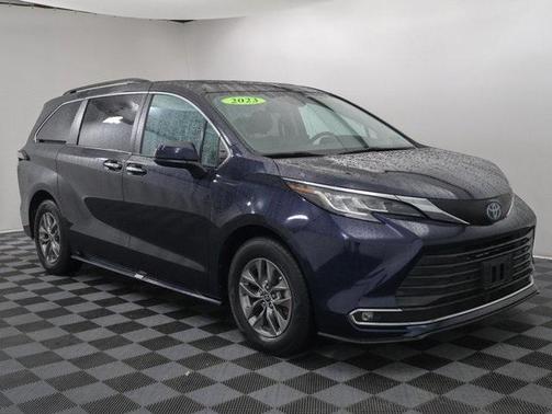 2023 Toyota Sienna XLE