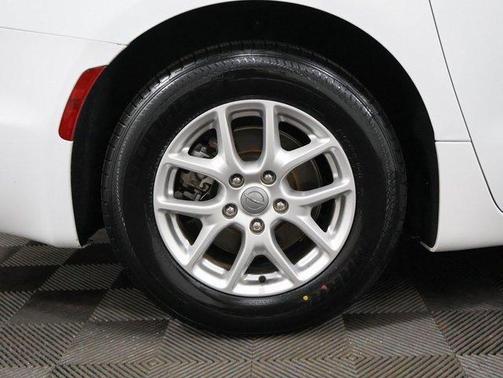 2020 Chrysler Pacifica Touring-L