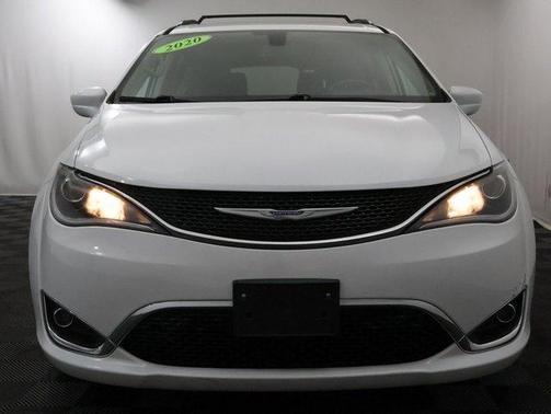 2020 Chrysler Pacifica Touring-L