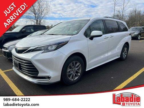 2024 Toyota Sienna XLE
