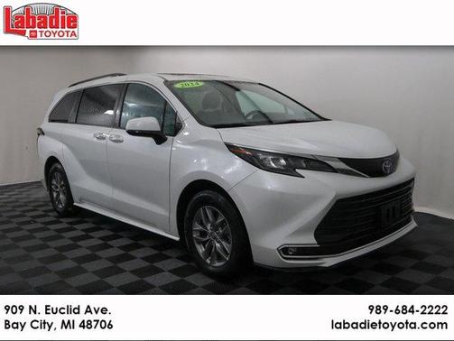 2024 Toyota Sienna XLE