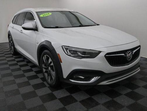 2018 Buick Regal TourX Essence