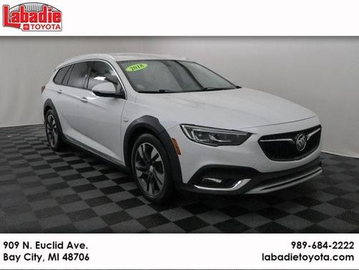 2018 Buick Regal TourX Essence