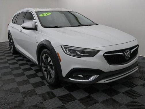 2018 Buick Regal TourX Essence