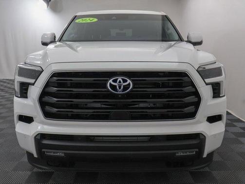 2024 Toyota Sequoia SR5