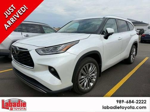 Wind Chill Pearl 2024 Toyota Highlander Platinum
