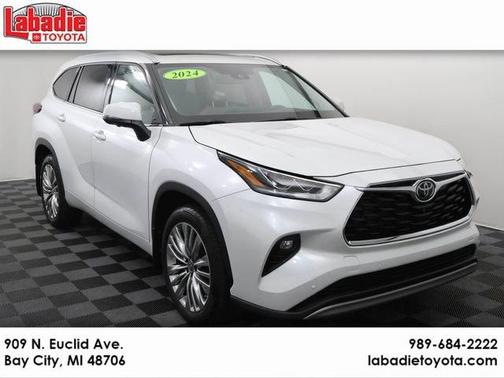 Wind Chill Pearl 2024 Toyota Highlander Platinum