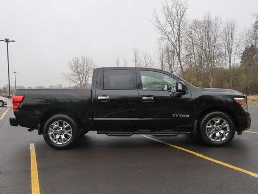 2024 Nissan Titan SV