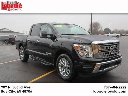 2024 Nissan Titan SV