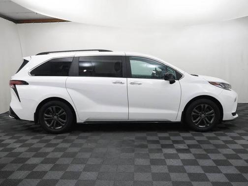 2024 Toyota Sienna XSE