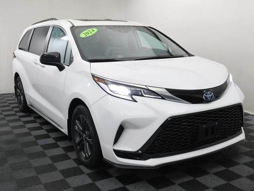 2024 Toyota Sienna XSE