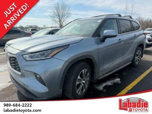 2022 Toyota Highlander Hybrid XLE