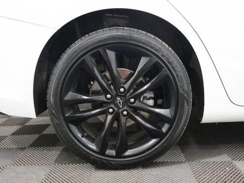Summit White 2024 Chevrolet Malibu LT