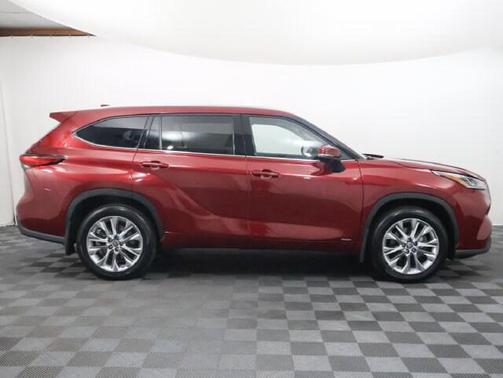 Ruby Flare Pearl 2023 Toyota Highlander Hybrid Limited