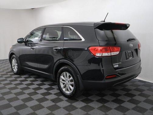 2016 Kia Sorento L