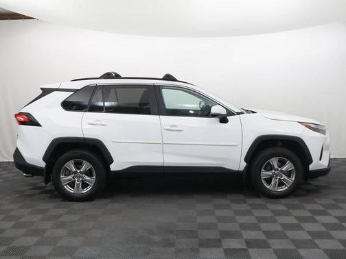 Ice 2023 Toyota RAV4 XLE