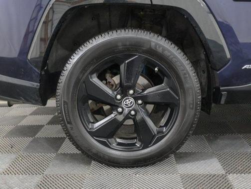 2019 Toyota RAV4 Hybrid XSE