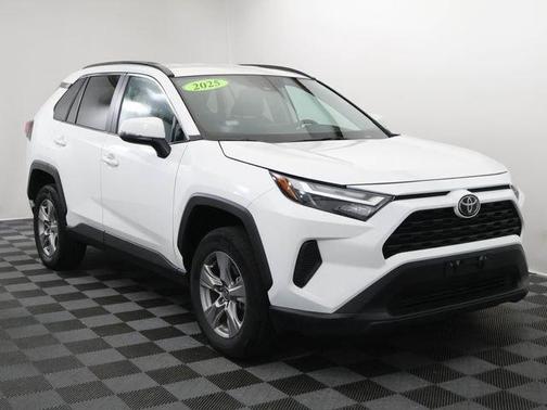 Ice 2025 Toyota RAV4 XLE