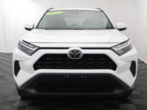 Ice 2025 Toyota RAV4 XLE