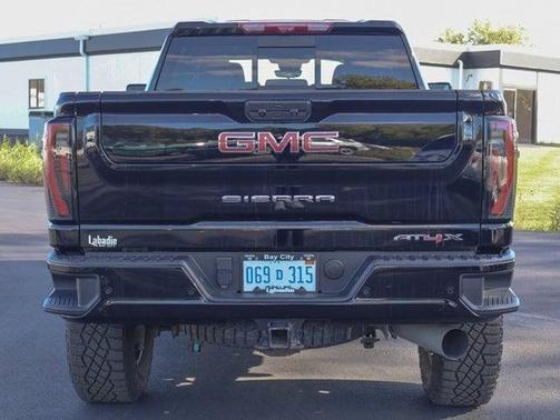 2024 GMC Sierra 2500 AT4X