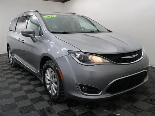 2019 Chrysler Pacifica Touring-L