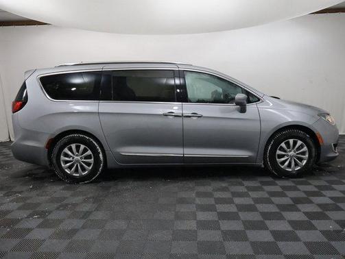 2019 Chrysler Pacifica Touring-L