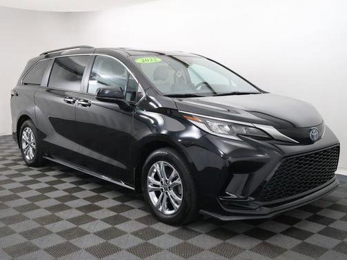 Midnight Black 2022 Toyota Sienna XSE