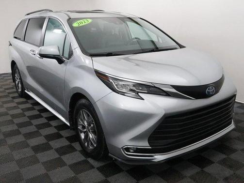 2023 Toyota Sienna XLE