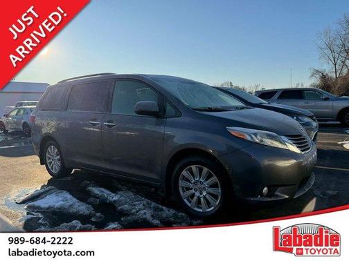 2017 Toyota Sienna XLE