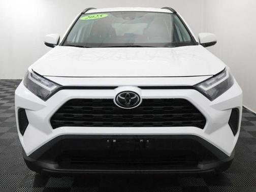 Ice 2025 Toyota RAV4 XLE