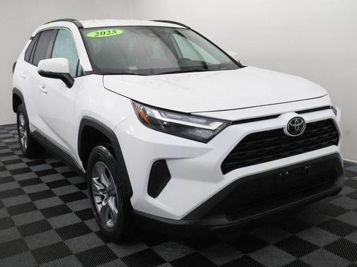 Ice 2025 Toyota RAV4 XLE
