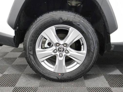 Ice 2025 Toyota RAV4 XLE