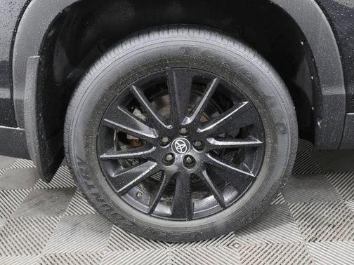 Midnight Black 2019 Toyota Highlander XLE