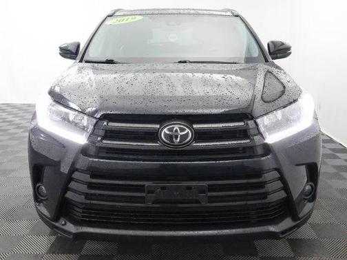 Midnight Black 2019 Toyota Highlander XLE
