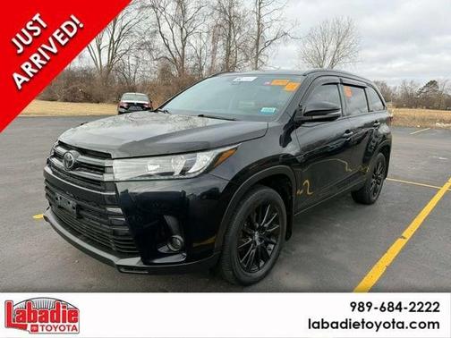 Midnight Black 2019 Toyota Highlander XLE